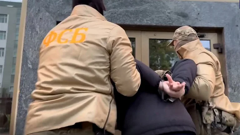 Russia sentences a Romanian to 15 years in prison, charges him with spying