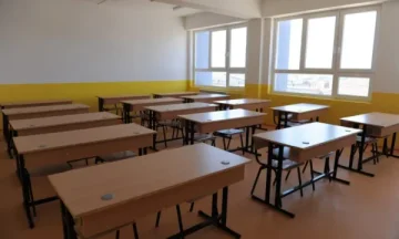 Pristina primary school technical workers return to strike from June 22nd