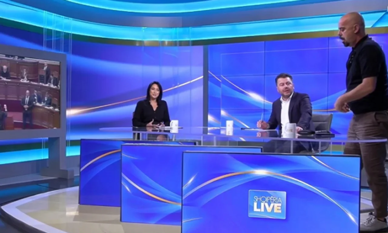  Bullizove Ramën   Albatros Rexhaj përplaset me gazetaren e Top Channel  ajo i thotë  Ik tani nga emisioni