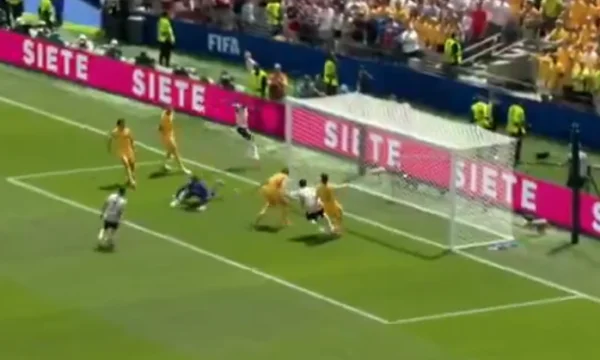 Estados Unidos pasa por Australia