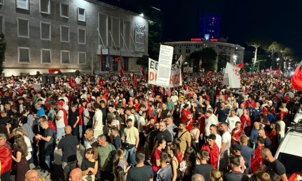 DW: ¿Qué mantiene viva la protesta en Albania?