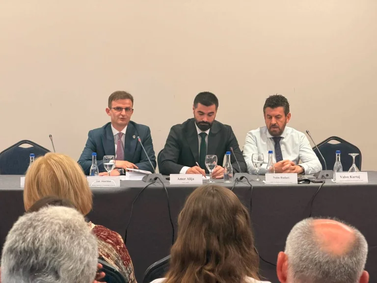 Crimini di guerra, Procura speciale richiede cambiamenti legali, più cooperazione internazionale