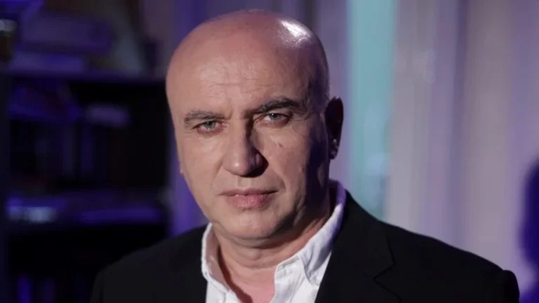 Ne recevez pas Albin Kurti crédit pour les manifestations à Tirana