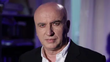 Mos ia hiqni Albin Kurtit meritat për protestat në Tiranë