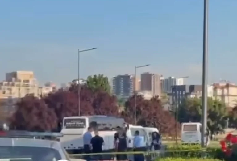 Alarm për mjet shpërthyes në Stacionin e Autobusëve në Prishtinë, policia evakuon zonën