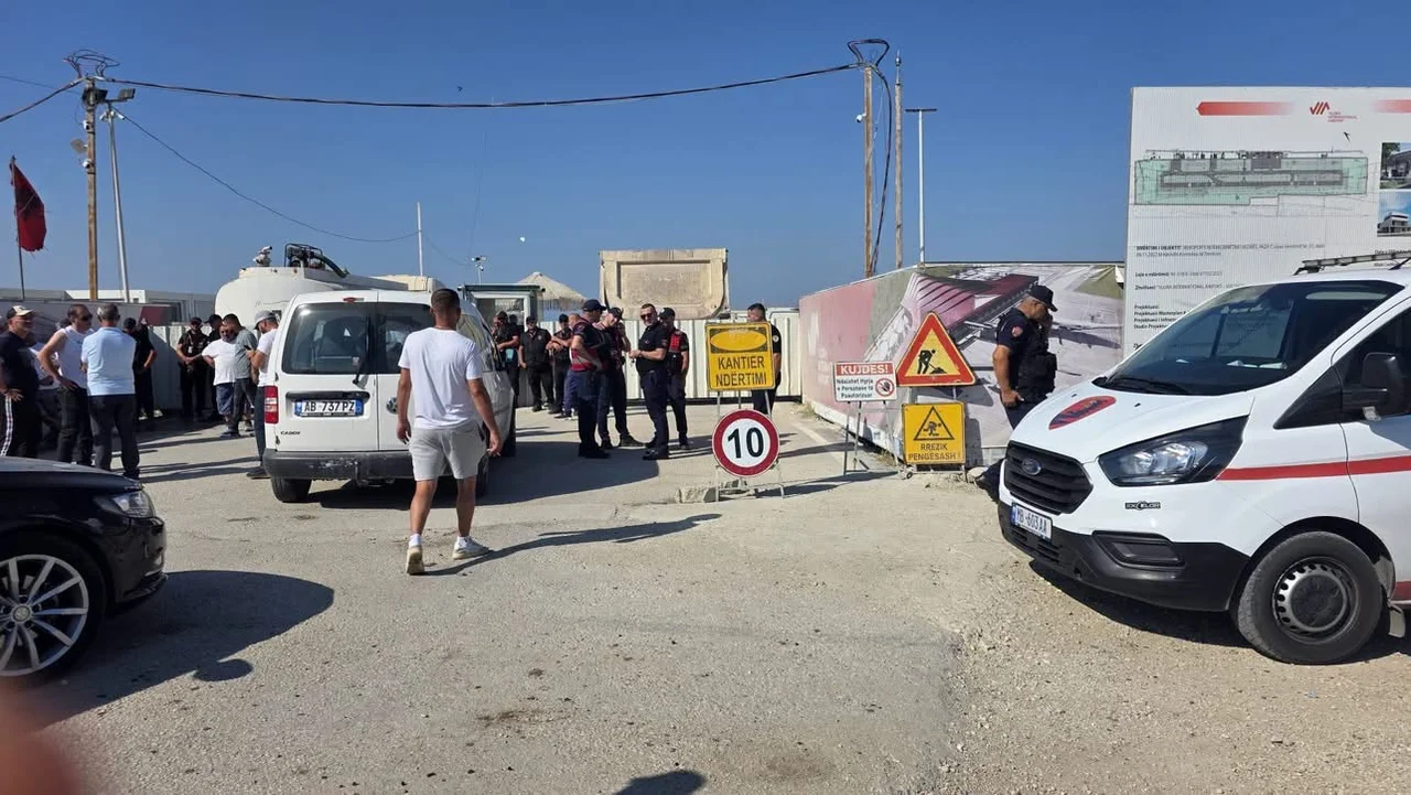 Valon Ademi i ka ndaluar hyrjen ne aeroportin e Vlorës  reagon Pacolli  Përse nuk po vepron ligji 