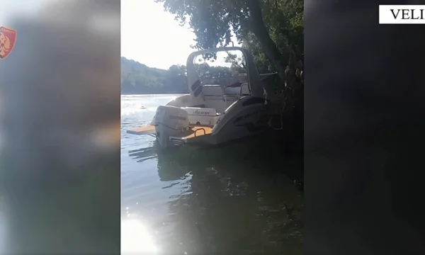 Banuesi nga Prishtina mbetet në det në Velipojë për shkak të defektit në motor, shpëtohet nga Policia Kufitare