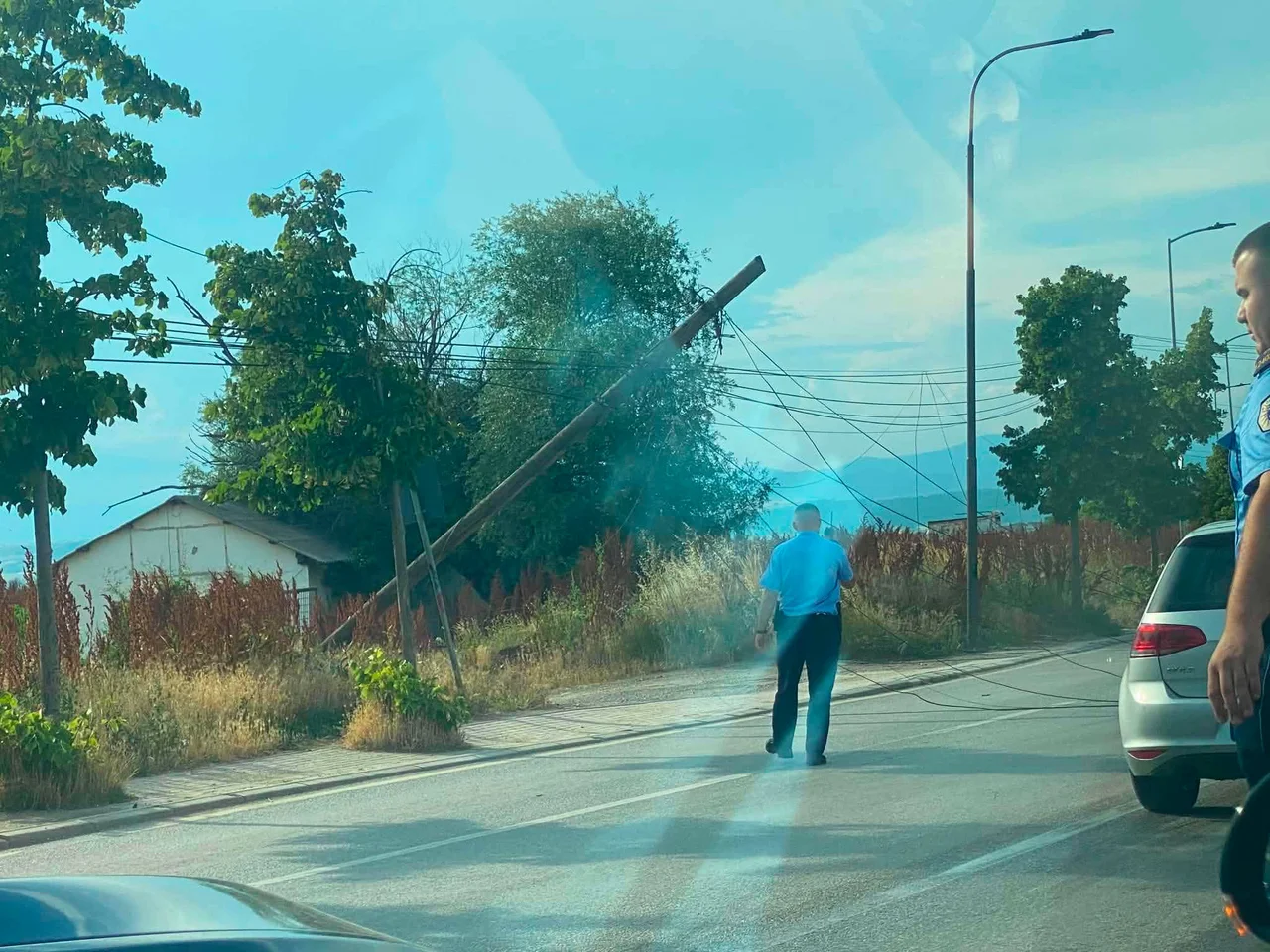 Rrëzohet shtylla elektrike në Vranjevc FOTO 