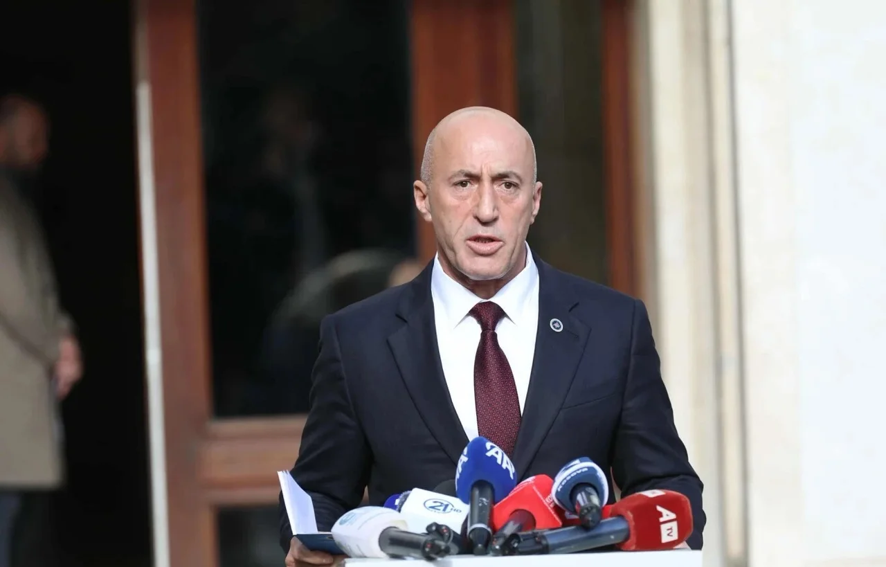 Haradinaj i ashpër me Kurtin dhe  refuzuesit  tjerë të gazit amerikan  Janë në agjendë antishqiptare  s ka lidhje qysh e kanë emrin