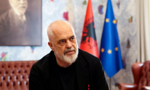 - Oui. Aucune force ne nous empêche de nous rendre en Albanie 2030 dans l'UE
