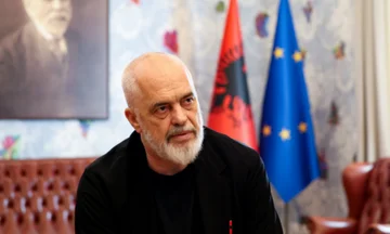 - Oui. Aucune force ne nous empêche de nous rendre en Albanie 2030 dans l'UE