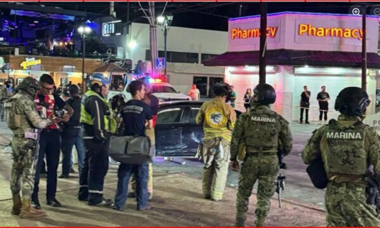 Makina futet mes tifozëve në Meksikë  17 të lënduar