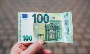 100 euro per gli studenti