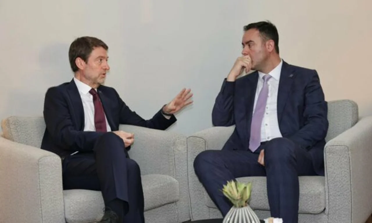 Hoxha e Konjufca takohen në Forumin e Dubrovnikut  flasin për  koordinim të ngushtë  për rrugën drejt BE së
