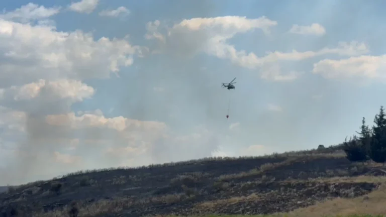 Le grand incendie à Malakaster aurait été causé par l ' incendie de déchets