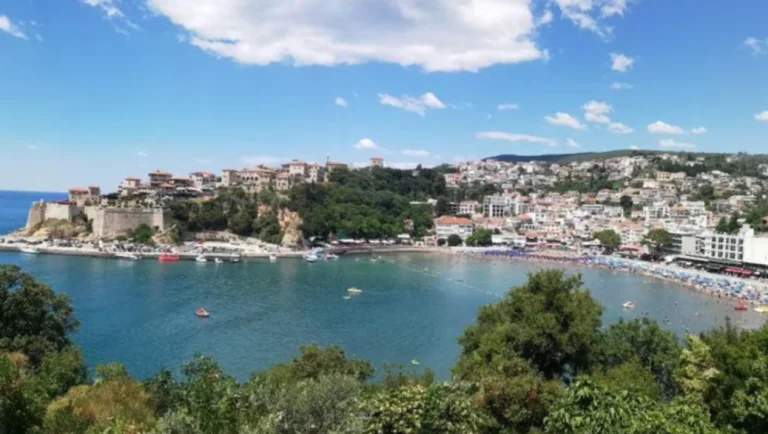 Déclaré mort d'un Kosovar sur la plage d'Ulcinj, suspecté de retard d'ambulance