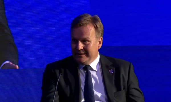 Sorensen: Das Ohrid-Abkommen zwischen Kosovo und Serbien hat begonnen, in einigen Teilen seine internationalen Fragen umzusetzen