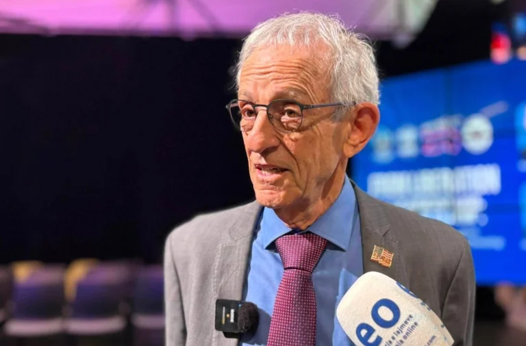 Serwer-Nachricht an Politiker: Arbeit starten, Regierung bilden
