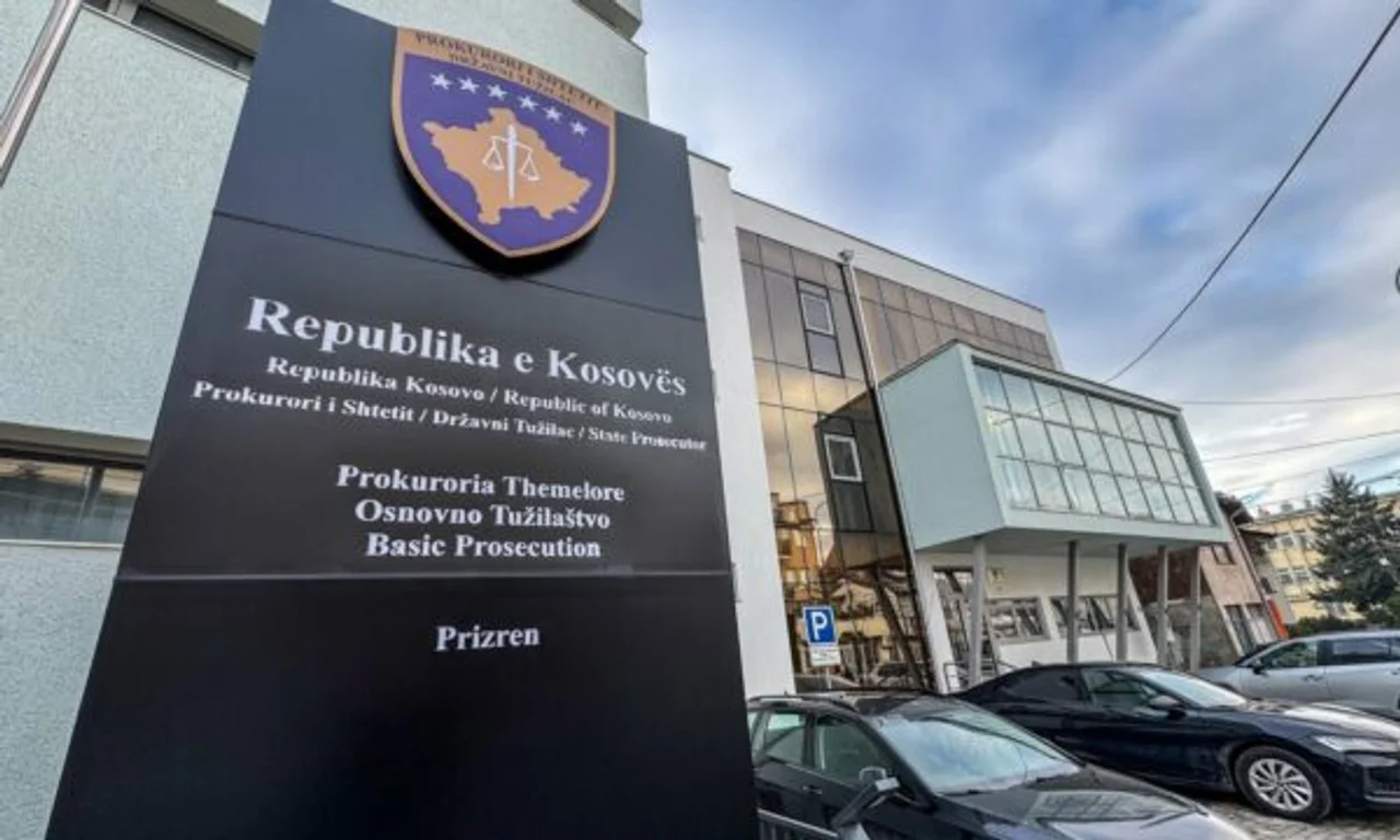 Vrasja e imamit në Dragash  Prokuroria e Prizrenit jep detaje  Janë arrestuar i dyshuari dhe babai i tij