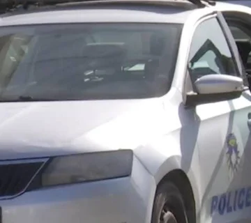 Left children locked in cars in heat, mother fined 300 euros from police in Prizren