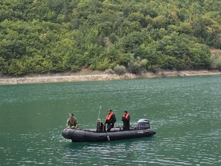 KSF lancia l'operazione di ricerca di soccorso per la persona scomparsa sul lago Batlava