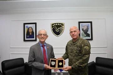 Serwer visits KSF, discusses military progress towards NATO integration