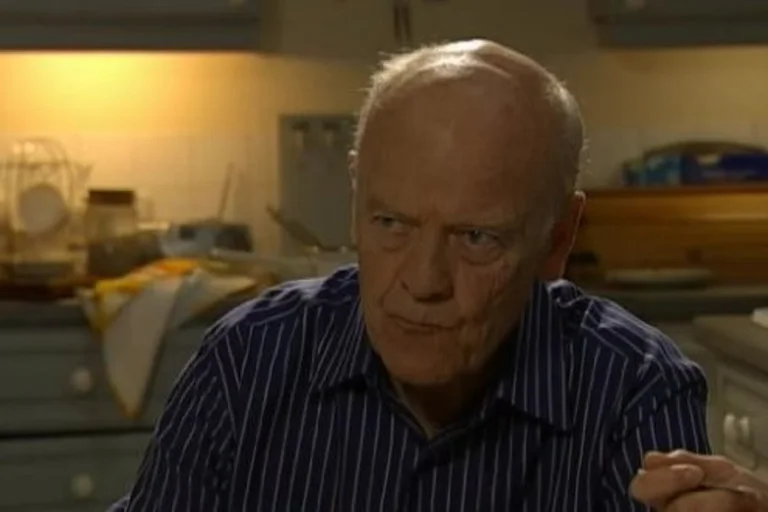 Michael Byrne, ,x0 confianzaIndian Jones seleccionx1⁄4 y andx2 confianzaHarry Potter madex3 confianza
