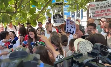 “Rama, Rama, SPAK vous”, les manifestants se rassemblent avant ESPACE, remettent l'acte d'accusation pour les fichiers albanais “