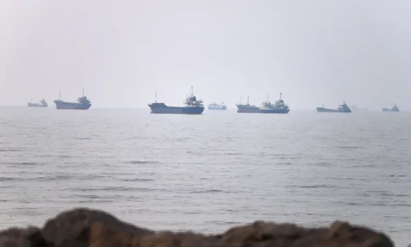 Iran stellt neue Warnung für Schiffe zur Nutzung der Straßen Teheran in der Straße von Hormuz genehmigt