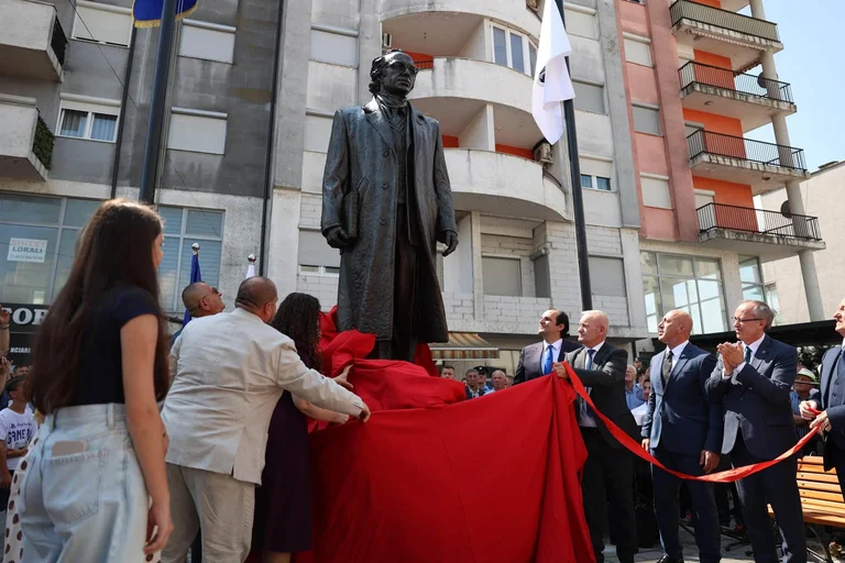 Former President Ibrahim Rugova's September inaugurated in Kline