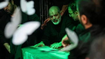 Iran General erscheint öffentlich vor Khamene Beerdigung