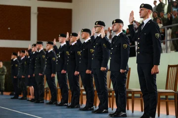 Seguridad de Kosovo Fuerza adicional 12 nuevos oficiales