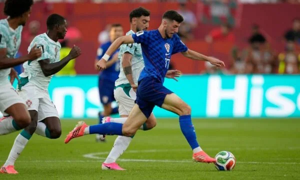 Le joueur croate Petar Sucic l'a découvert après la décision de VAR Controvers dans le match contre le Portugal.