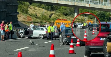Acht verletzte Personen beim Unfall zwischen sechs Fahrzeugen nahe dem Punkt in Morina