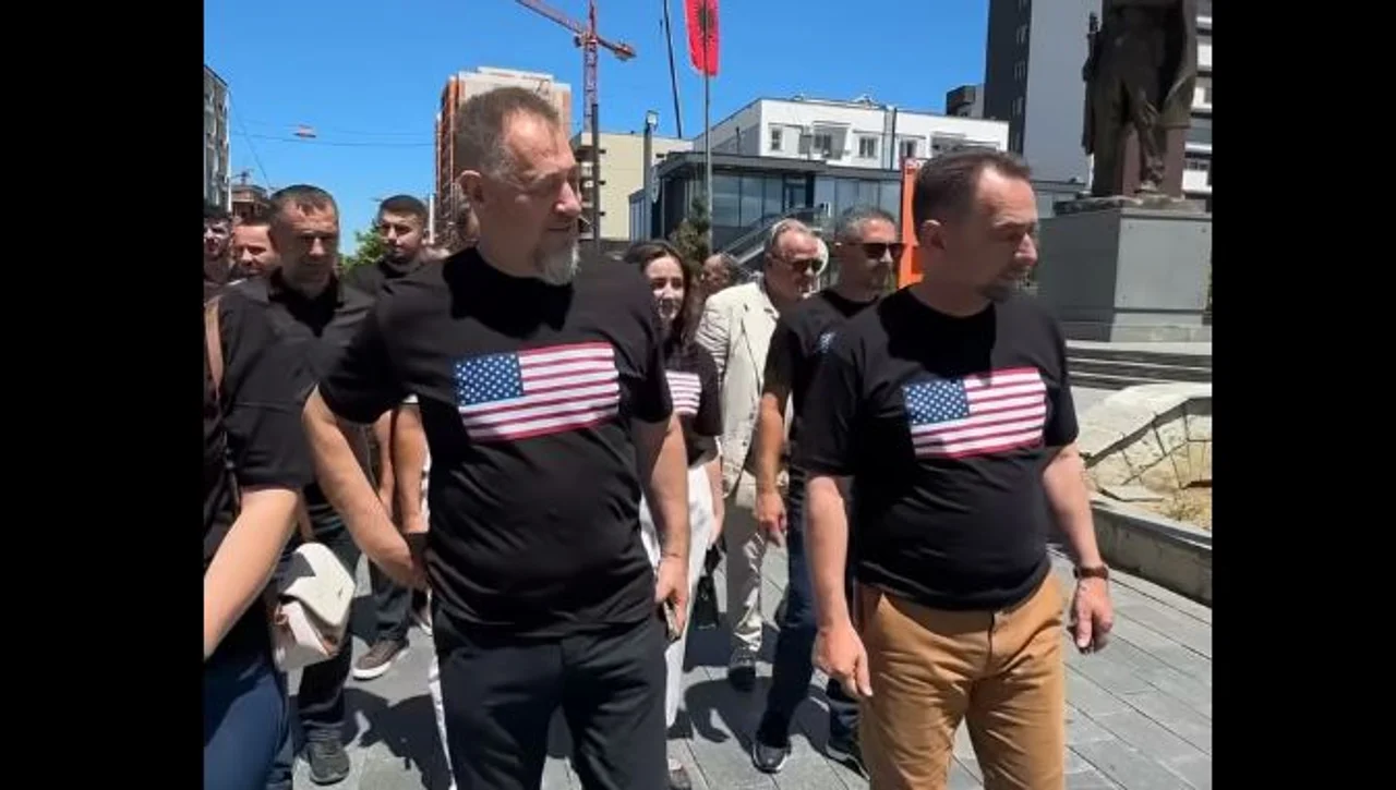 Sami Lushtaku për fotografinë e Thaçit me George Bush  Fotografia më e mirë