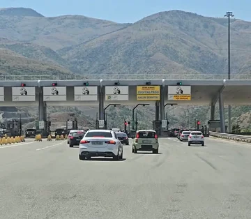 Los ciudadanos de Kosovo asaltan la costa: más de 11.000 personas entran en Albania en sólo 4 horas