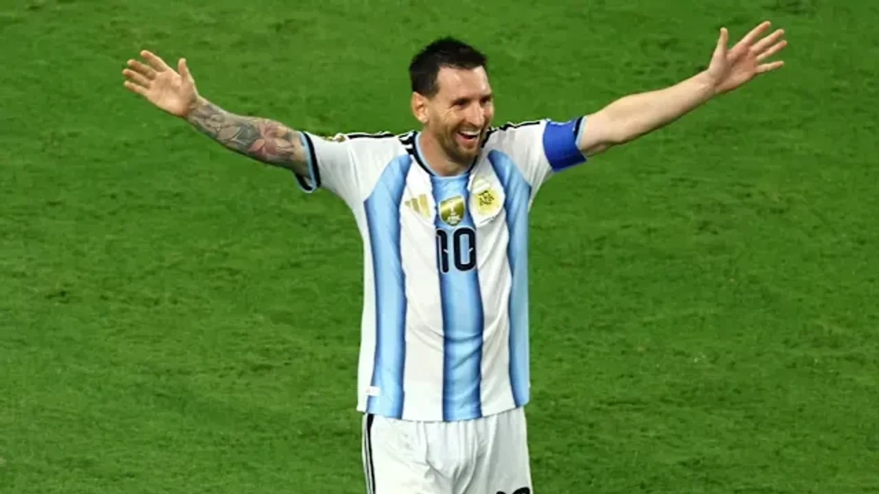Lojtarët e Kepit të Gjelbër i kërkuan foto pas ndeshjes  Messi  E duan edhe fanellën  por në fushë më godisnin