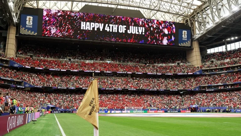 L'indépendance des États-Unis est également célébrée dans le monde, la FIFA accueille une cérémonie dans les stades