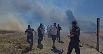 Fuego de propagación en Fier, las llamas incluyen depósitos de agua también están en peligro