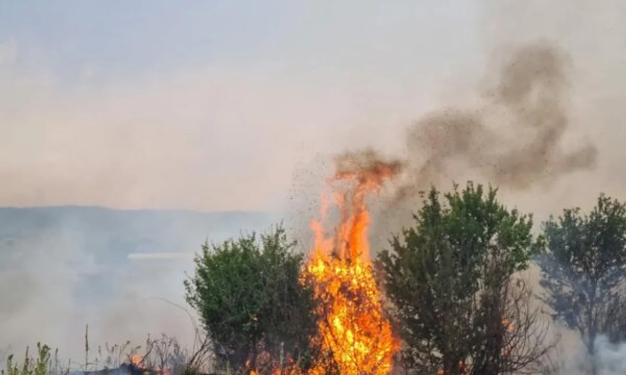 Maqedoni e Veriut  Gjatë 24 orëve të fundit janë regjistruar 17 zjarre në ambiente të hapura