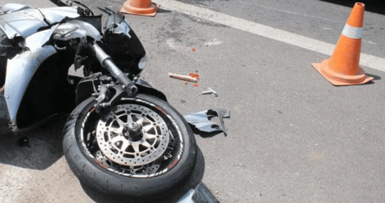 Motoçiklisti pëson lëndime në një aksident në tranzitin e vjetër Korishë Prizren
