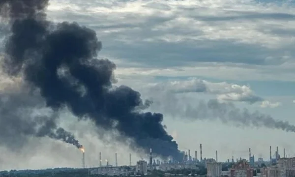 Der letzte russische Angriff tötete 20 Menschen in der Ukraine, Kiew Vergeltung und Ziele Russlands größte Ölraffinerie