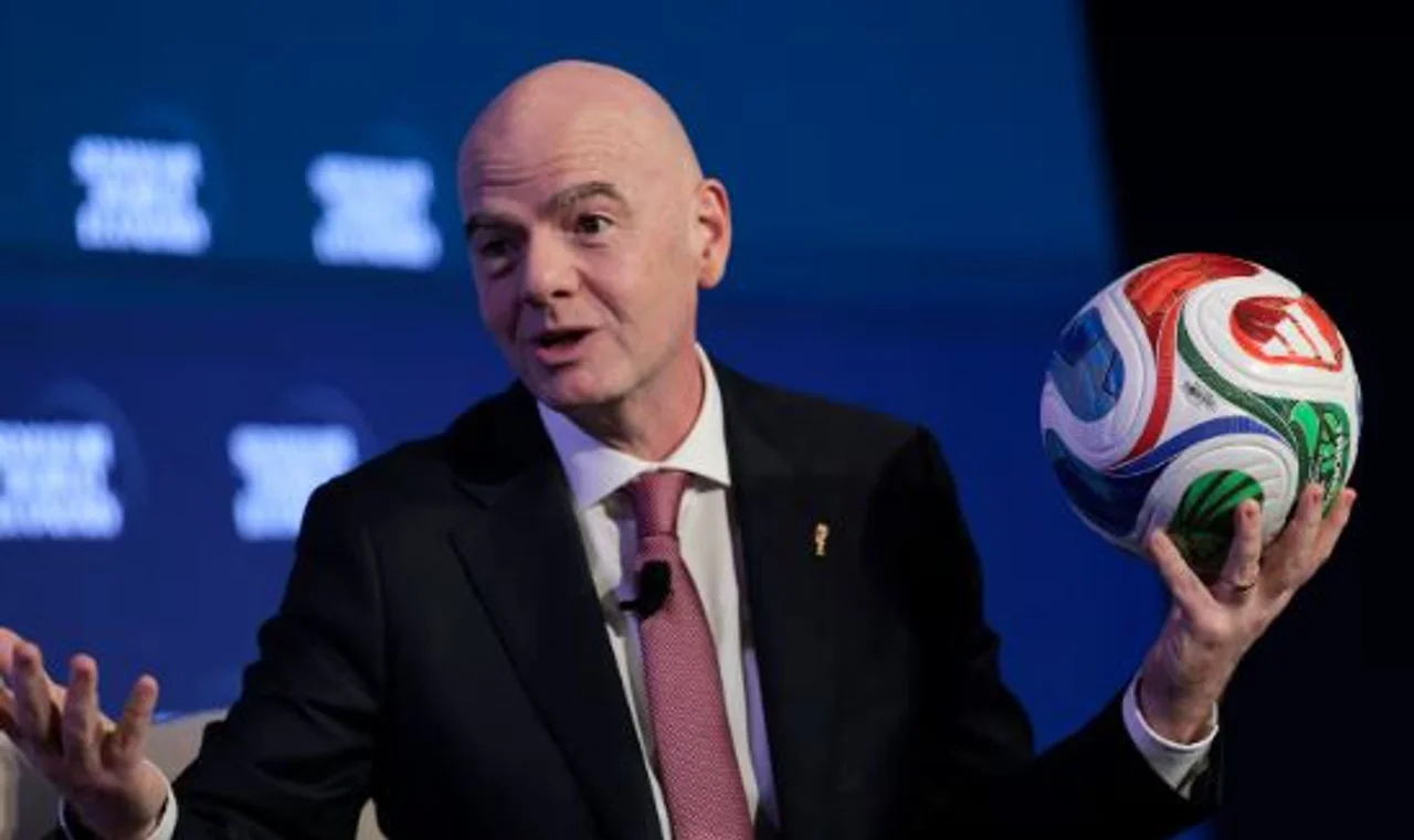 Presidenti i FIFA s sqaron bisedën me Trumpin për kartonin e kuq të Balogun