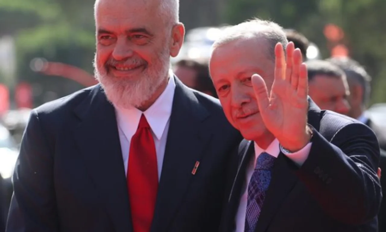 Rama sot udhëton drejt Turqisë për Samitin e NATO s  Trump dhe liderët e Aleancës në Ankara   Në agjendë mbrojtja dhe Ukraina