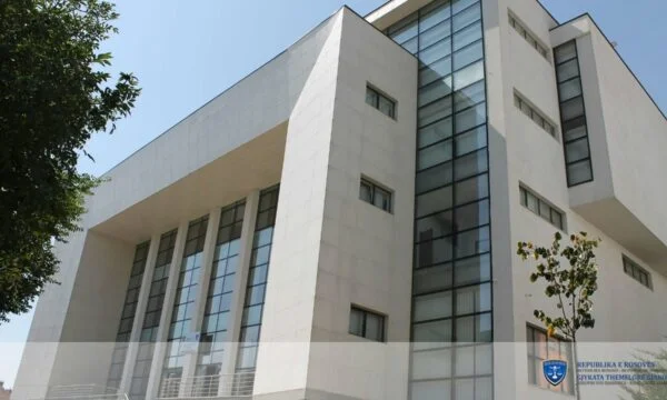 He stabbed two people, the Court in Gjakova, approved the request for detention of E. H