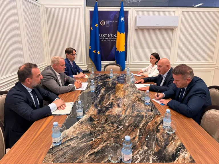 Djind se reúne con el Eurodeput Terras: La responsabilidad política daña Kosovo
