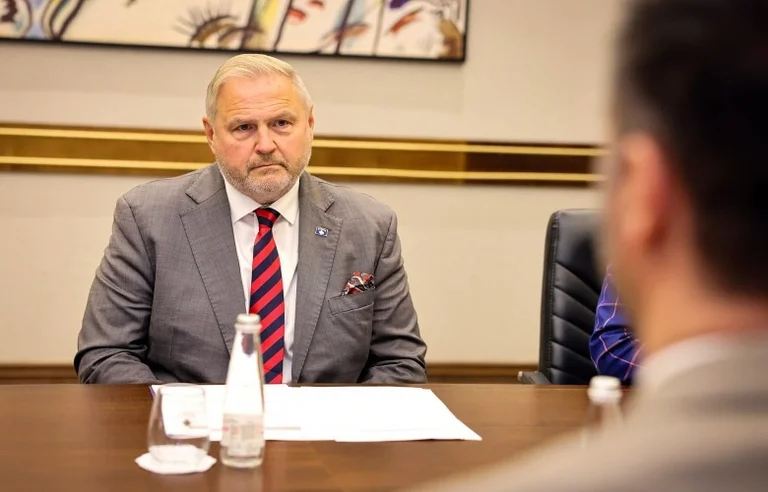 Terras encourage Kurti pour la coalition fonctionnelle, l'élection du président