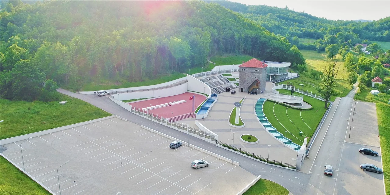 Dëmtohet Kompleksi Memorial  Zahir Pajaziti  në Orllan  nisin hetimet