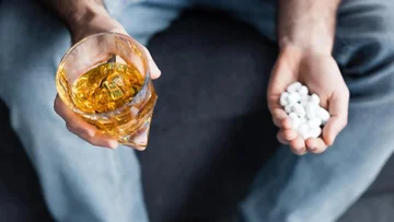 È dannoso bere alcol durante gli antibiotici?