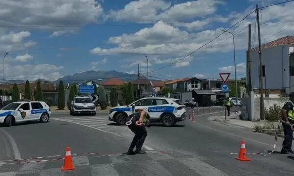 Tragedia en Shkodra, el hombre mata a la mujer con una escopeta